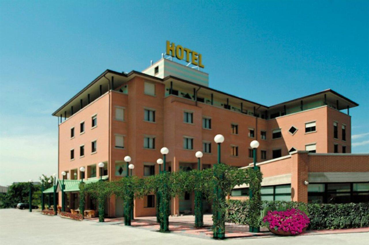 Leonardo Hotel Parma Buitenkant foto