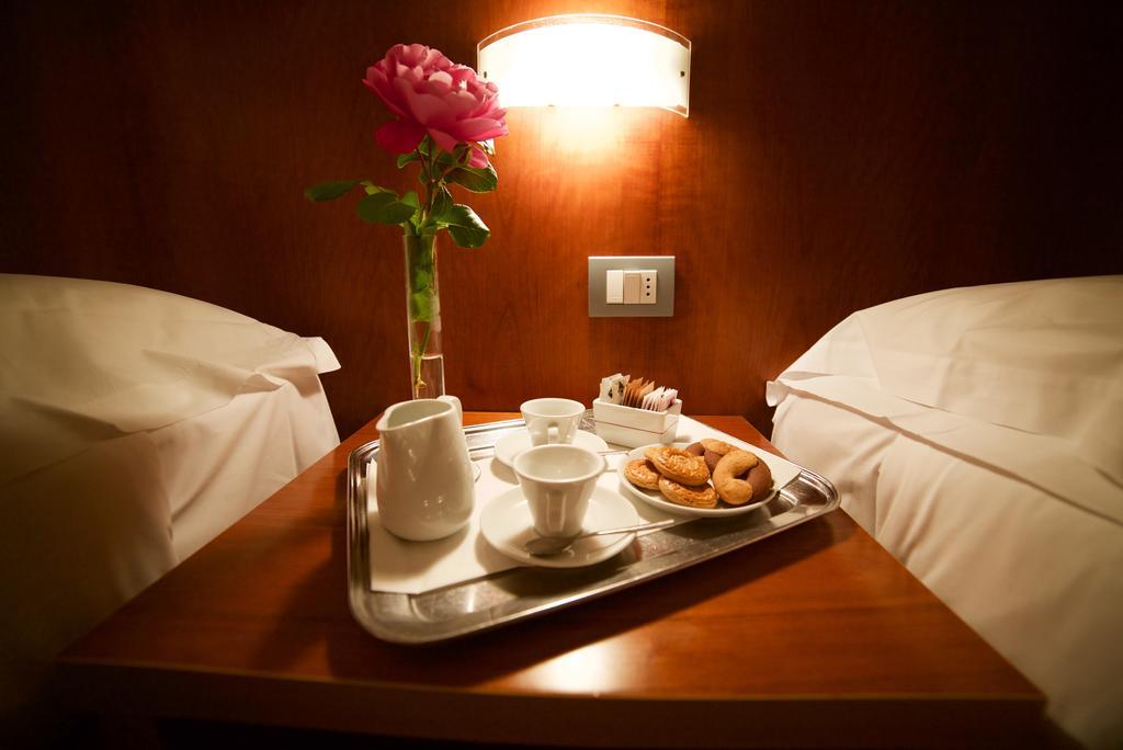 Leonardo Hotel Parma Buitenkant foto
