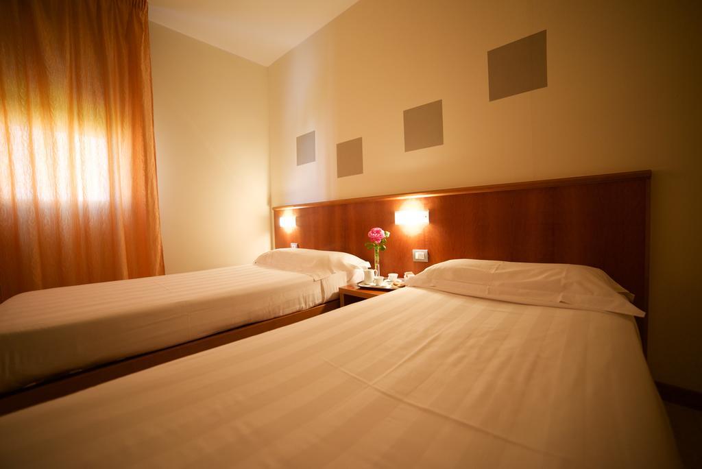 Leonardo Hotel Parma Buitenkant foto