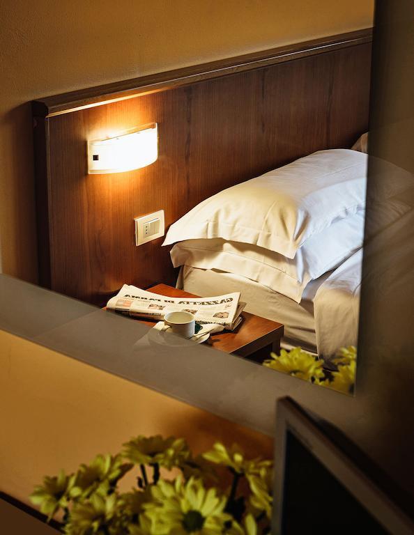 Leonardo Hotel Parma Buitenkant foto