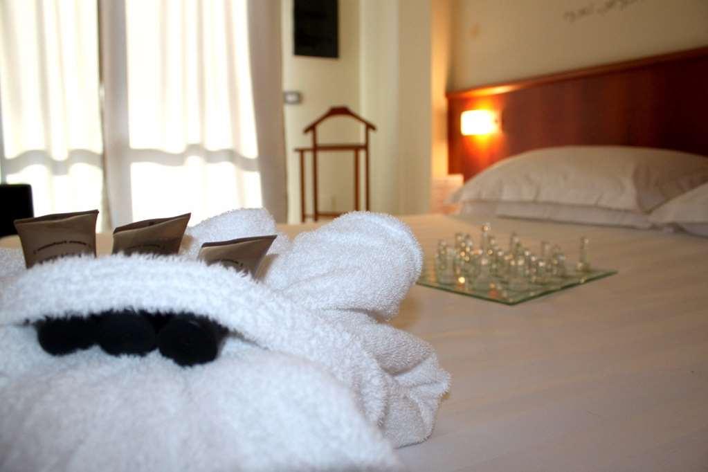 Leonardo Hotel Parma Kamer foto
