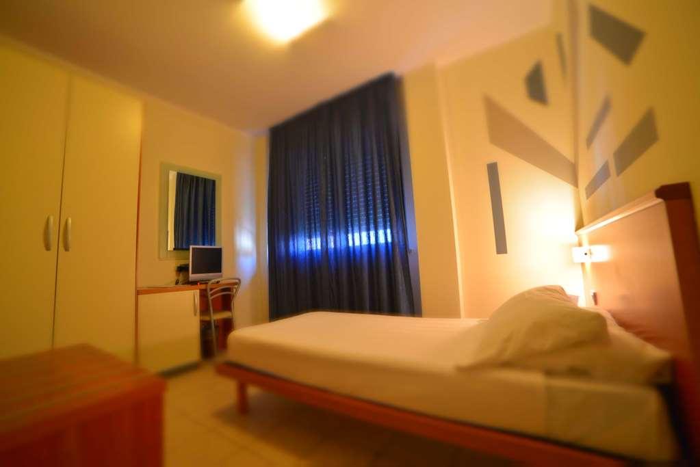 Leonardo Hotel Parma Kamer foto